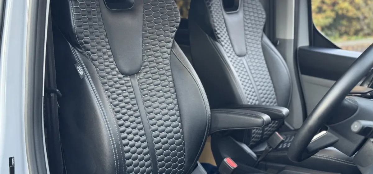 Ford E-Tourneo Custom — photo 8