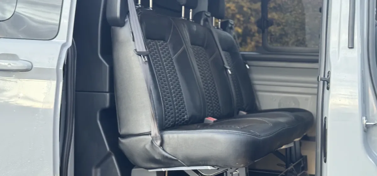 Ford E-Tourneo Custom — photo 9