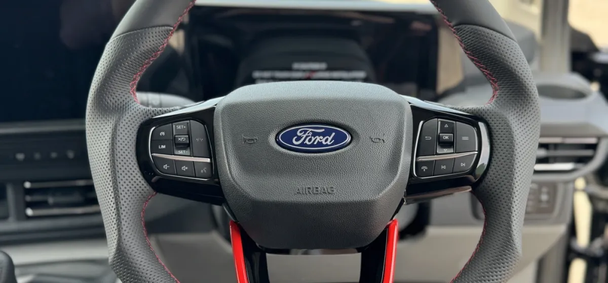 Ford E-Tourneo Custom — photo 20