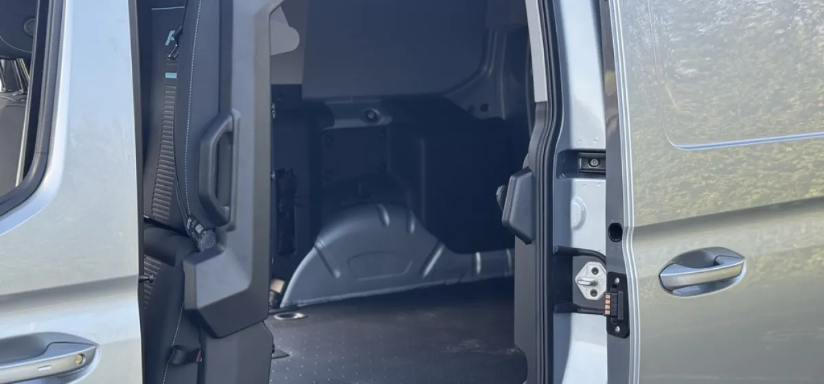 Vauxhall Vivaro GS Crew Cab — photo 9