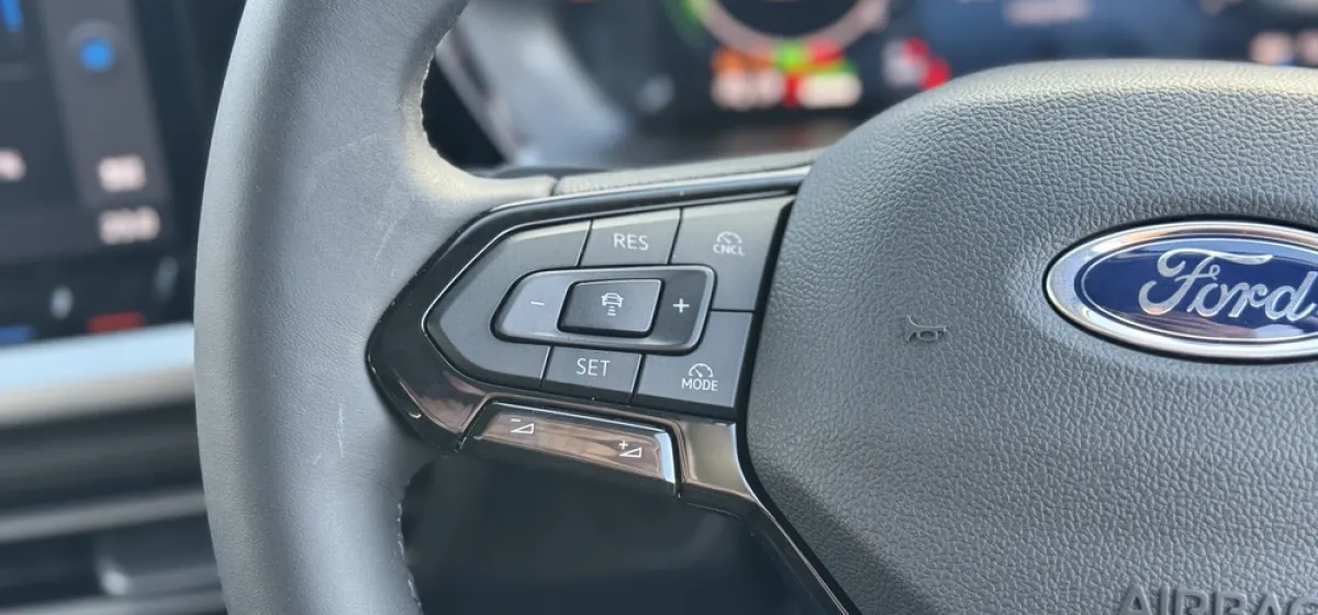 Vauxhall Vivaro GS Crew Cab — photo 16
