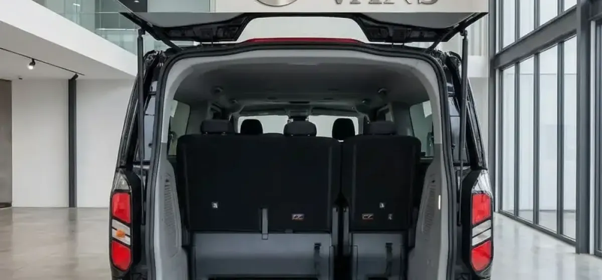 Ford Tourneo 9 Seater — photo 12