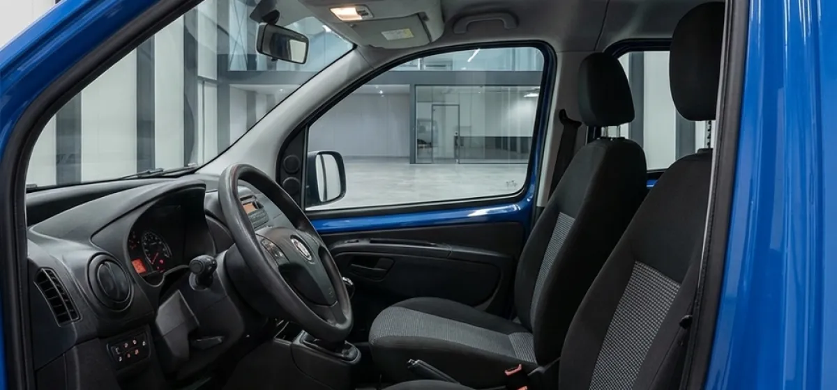 2025 Ford Transit Courier — photo 9
