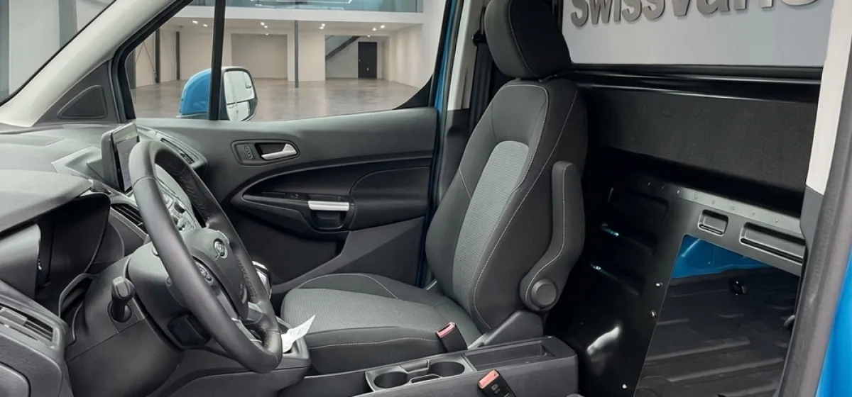 2025 Ford Transit Courier — photo 10