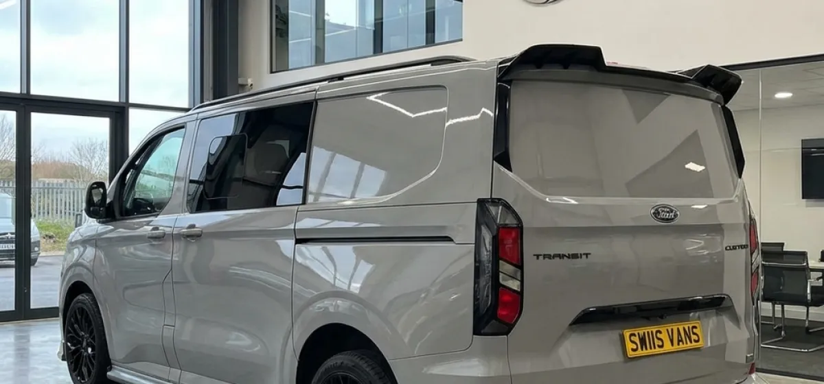 Ford E-Tourneo Custom — photo 7
