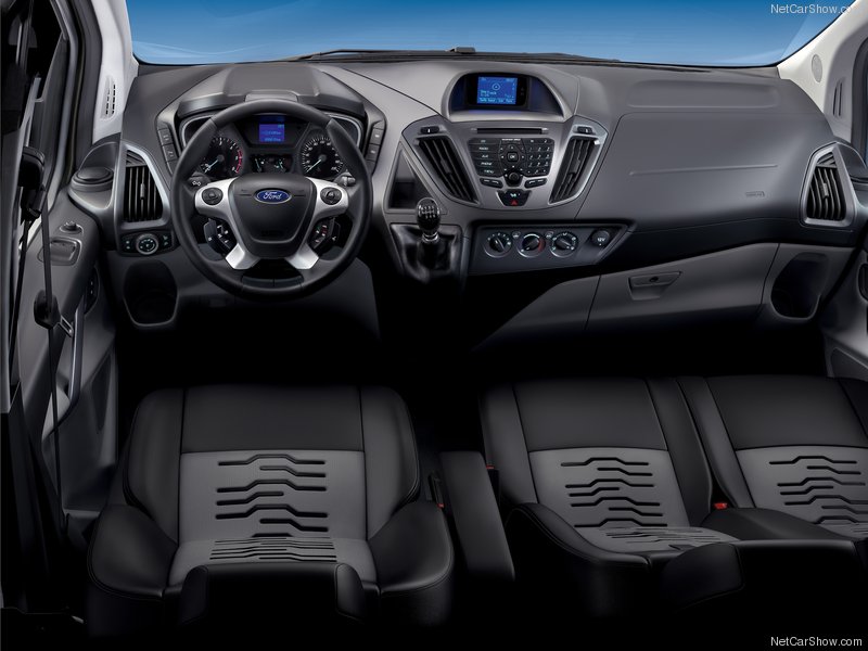 With Original Illuminated Rear Panels for vans, Ford Support Roadside Employees in Remaining safe
