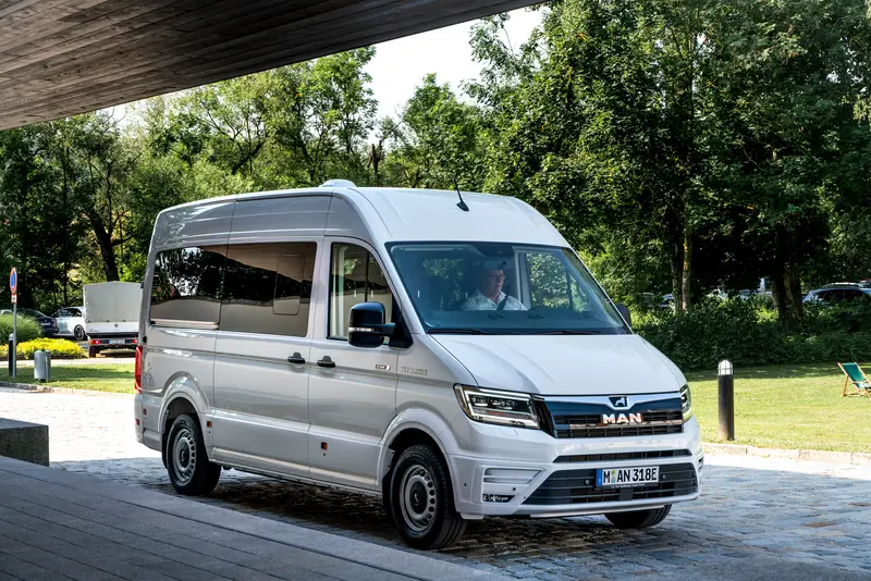 Man Minibus