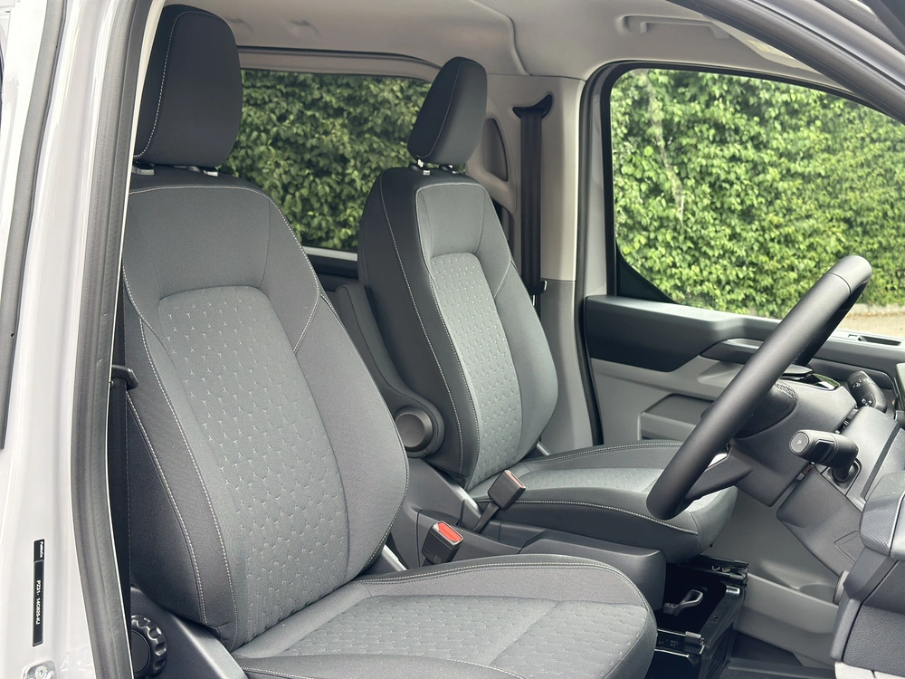 Ford Transit Custom Crew Cab — photo 15