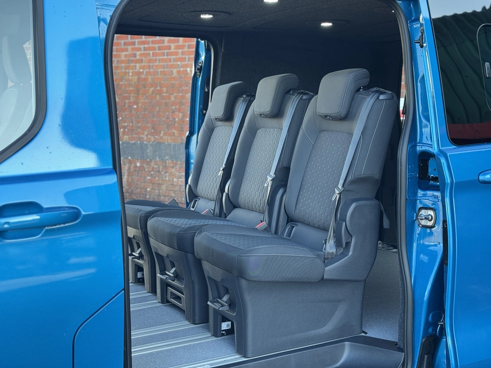 Ford Transit Custom Double Cab — photo 10