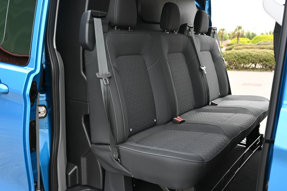 Ford Transit Custom Double Cab Lease — photo 15