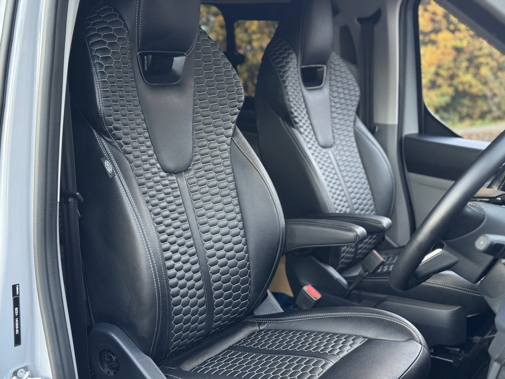 Custom Hornet Transit Custom DCIV — photo 11