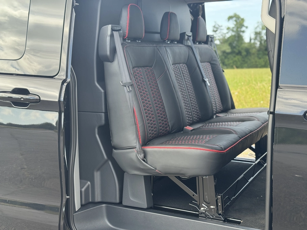 Ford E-Tourneo Custom — photo 22