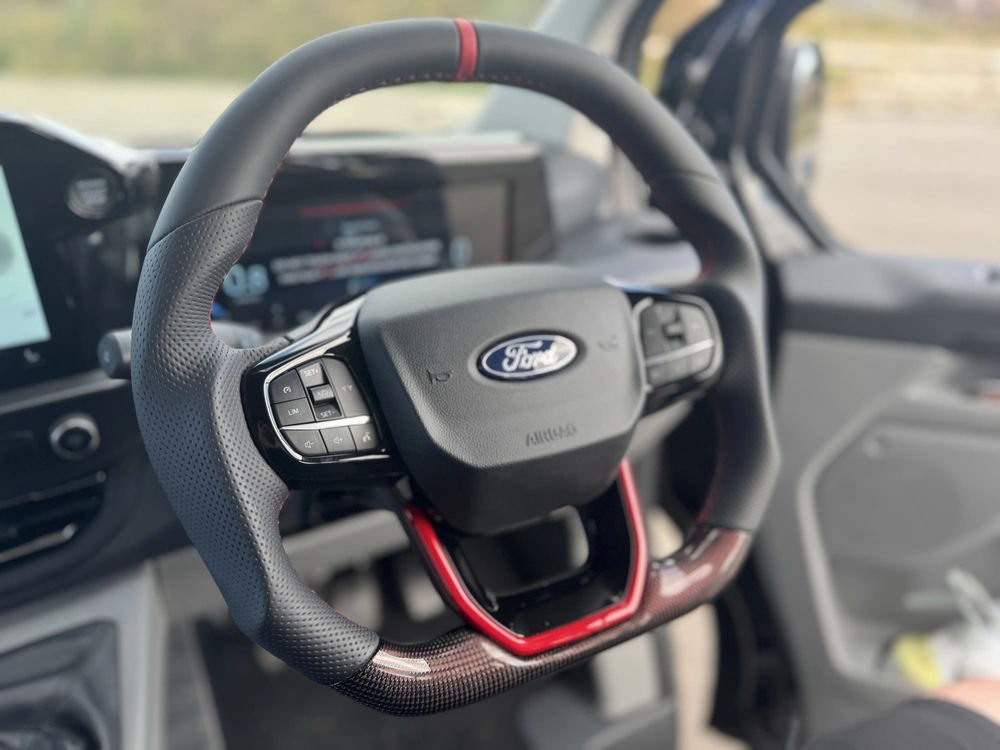 Ford E-Tourneo Custom — photo 16