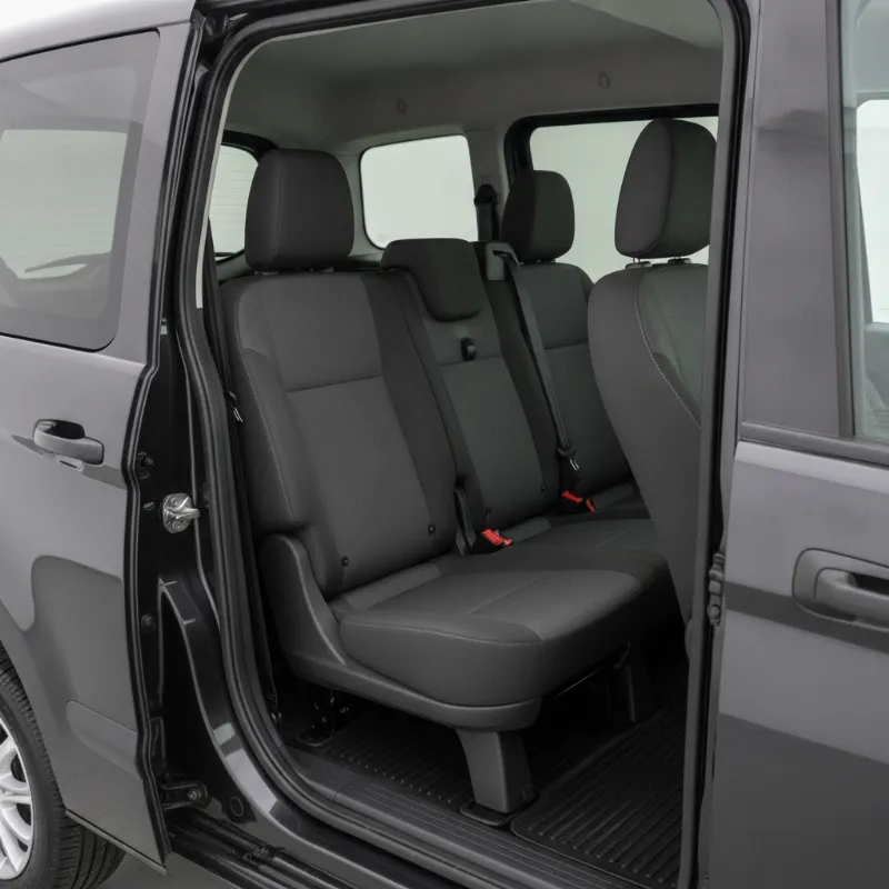 Ford Transit Courier — cab/interior