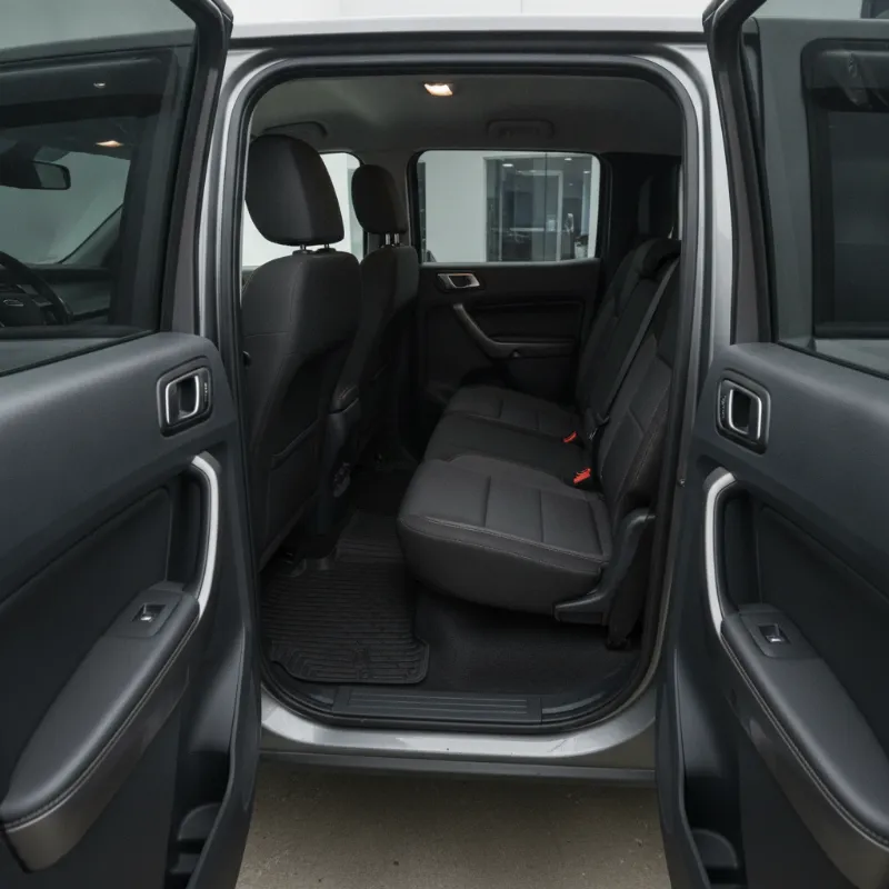 Ford Ranger — cab/interior